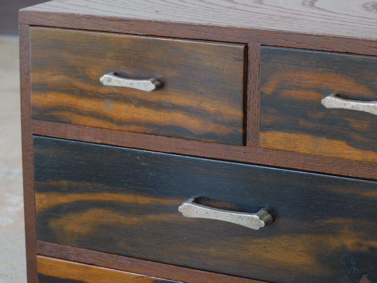 黒柿材×欅 中桐 造りのいい針箱 小引出し 庄内地方より HK-a-05699 時代箪笥 枕箪笥 無垢材 掛硯 銭函 銭箱 舟箪笥