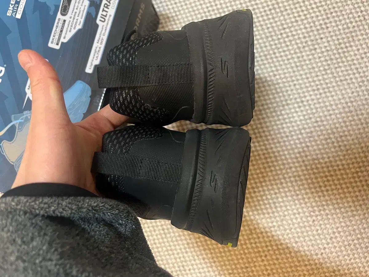 SKECHERS スケッチャーズ マックス クッショニング 2 0 ブラック 290