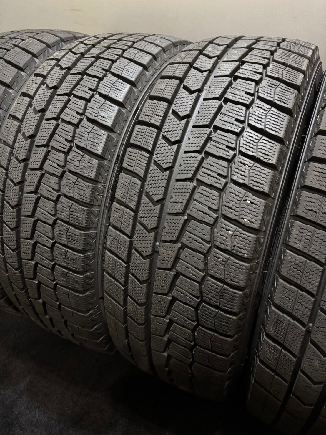 215 60 R 16 DUNLOP WINTER MAXX WM 02 22年製 スタッドレス 4本 ダンロップ ウィンターマックス クラウン ヴェゼル CX 3 南4 K 724