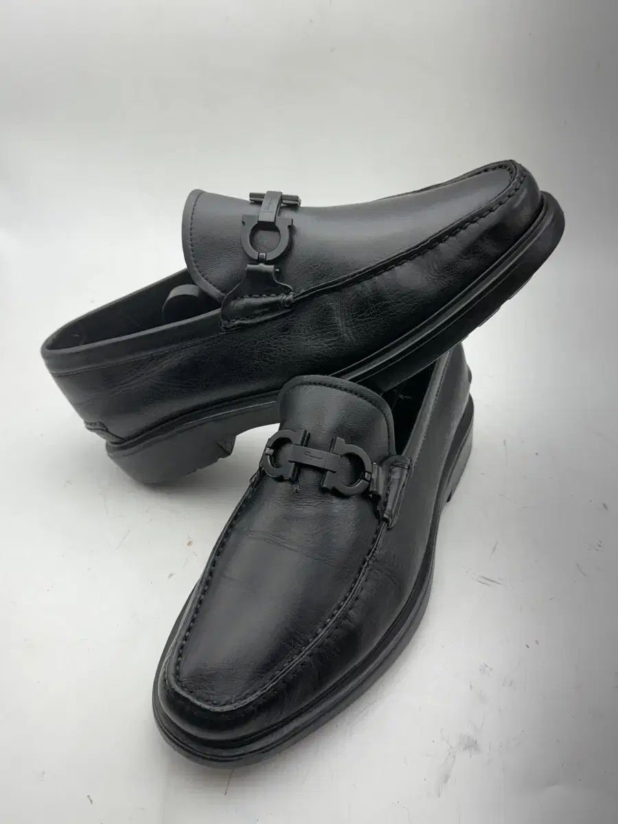 フェラガモ 正規品)フェラガモ265 - メルカリ