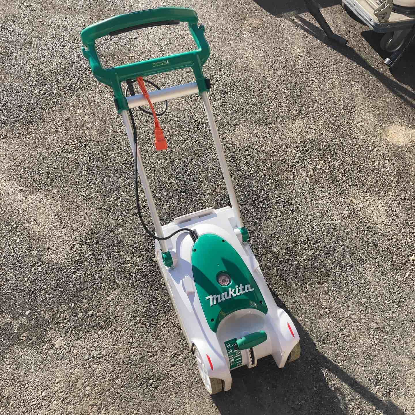 マキタ(makita) 芝刈機 MLM2301【桶川店】 【公式通販】