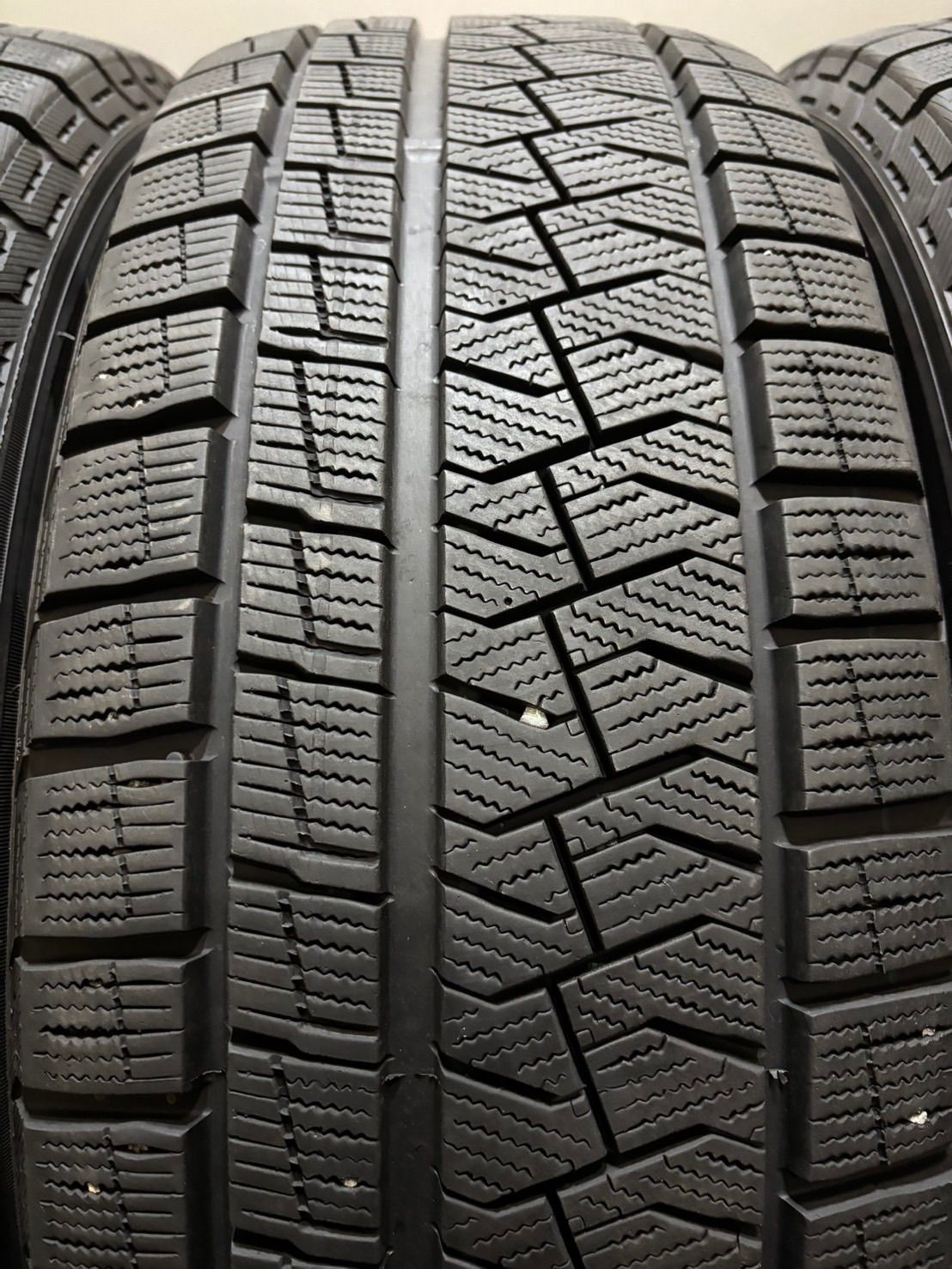 225 60 R 17 PIRELLI ICE PLUS 21年製 スタッドレス 4本 アルファード ヴェルファイア XV 南4 K 725 17インチ スタッドレス