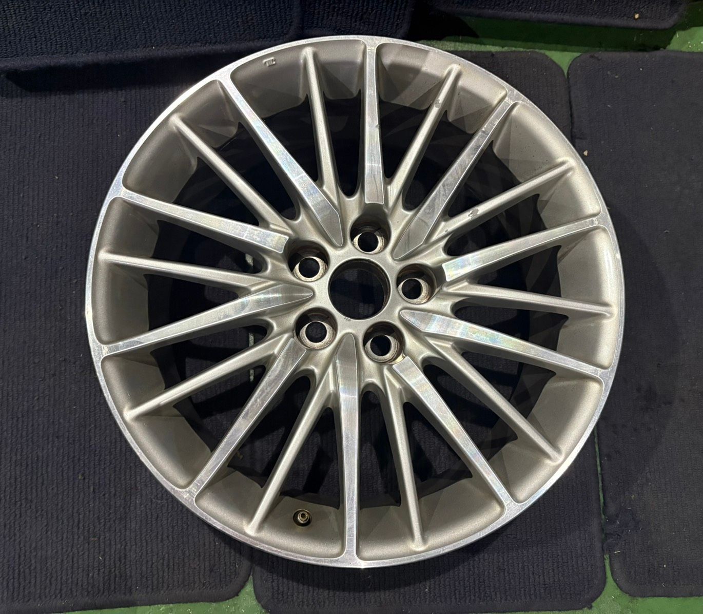 LEXUS LS 19インチ ホイール1本 8 J 35 PCD 114 3 ハブ径約60 No 724