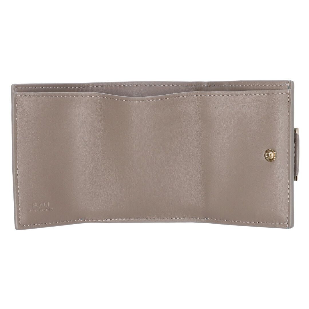  フェンディ FENDI 折財布 三つ折り財布 バゲット 8 M 0395 AT 00 F 1 PQI AQUIPER TORTORA FFモチーフ マイクロ ライトブルー お取り寄せ 三つ折り財布 折り財布