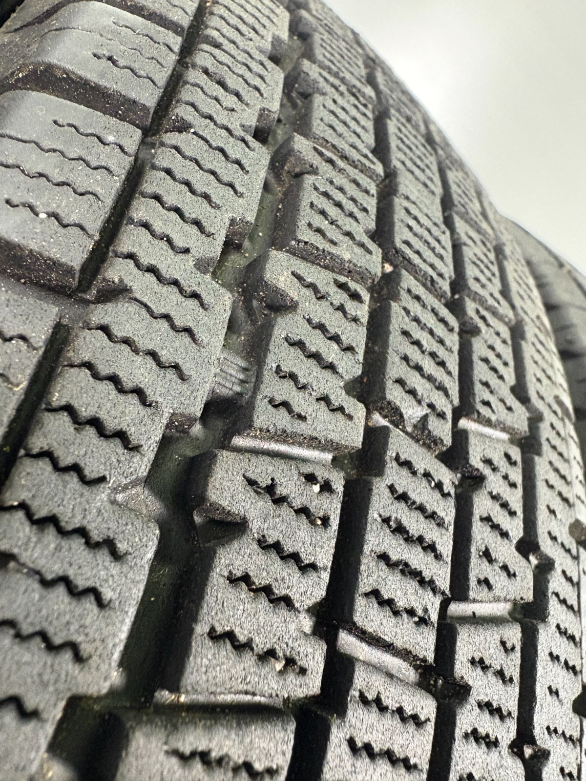 ブリヂストン W