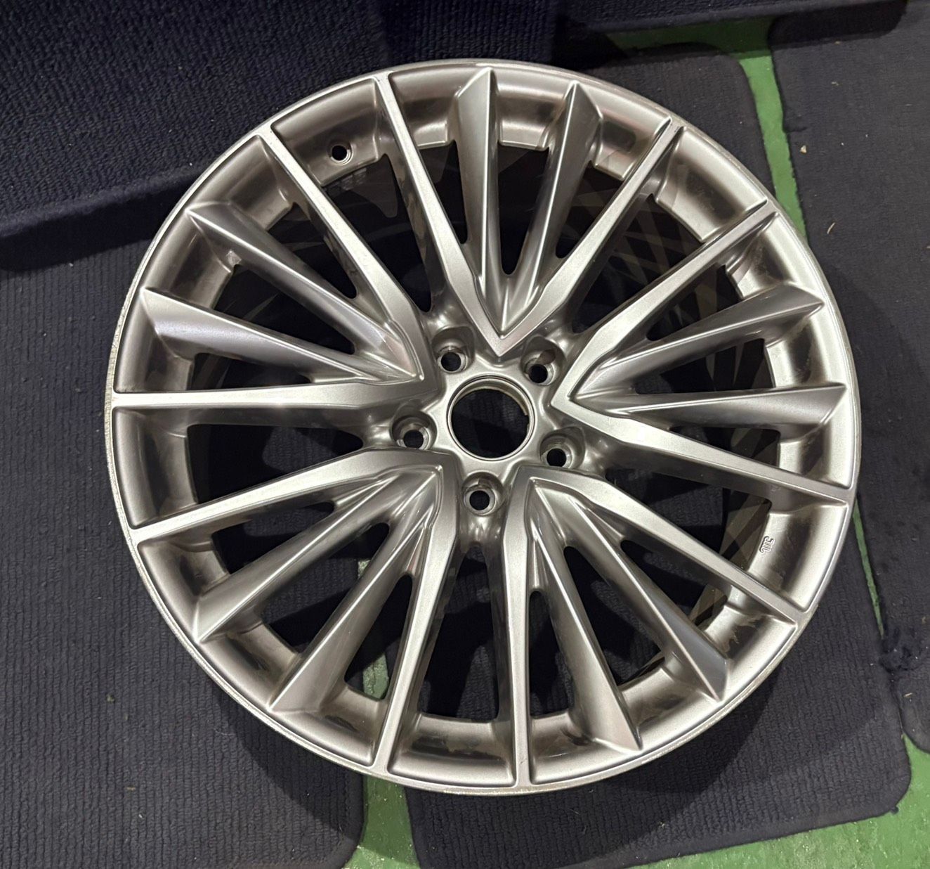 LEXUS IS 19インチ ホイール1本 8 5 J 45 PCD 114 3 ハブ径約60 No 729