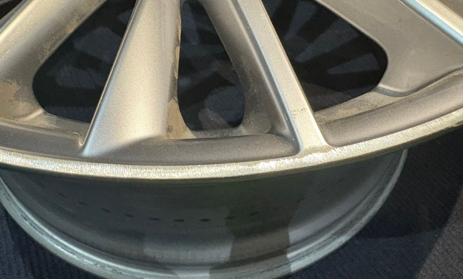 LEXUS IS 19インチ ホイール1本 8 5 J 45 PCD 114 3 ハブ径約60 No 729