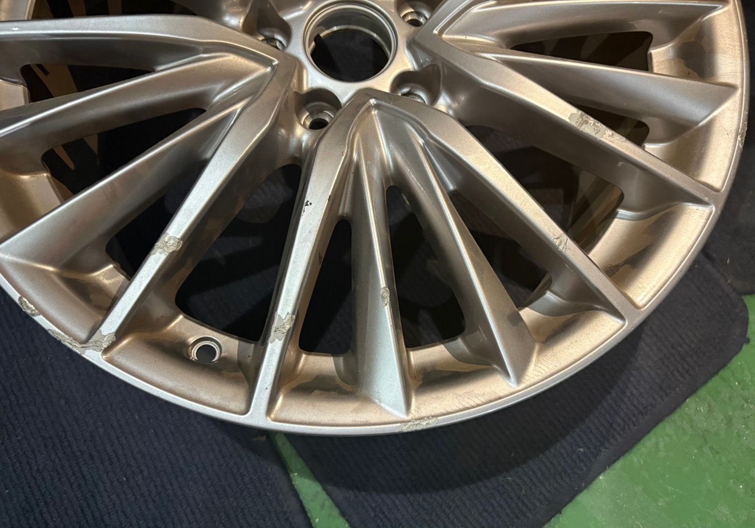  LEXUS IS 19インチ ホイール1本 8 5 J 45 PCD 114 3 ハブ径約60 No 730 19インチ ホイール