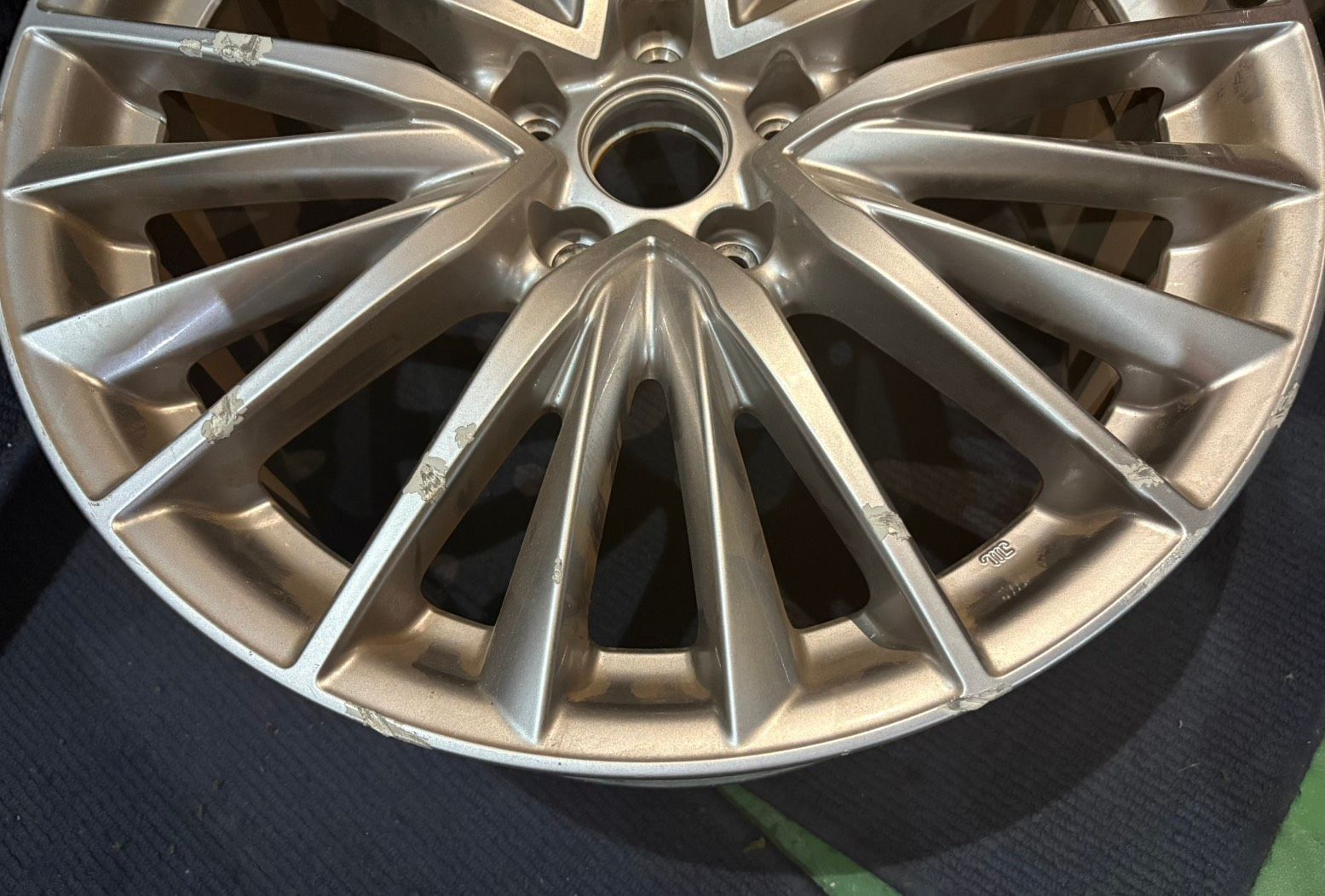 LEXUS IS 19インチ ホイール1本 8 5 J 45 PCD 114 3 ハブ径約60 No 730