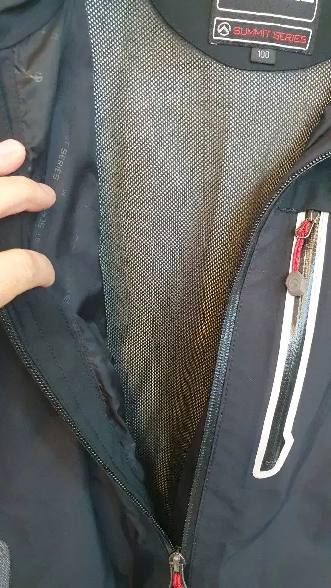 ウィンドブレーカー ブラック