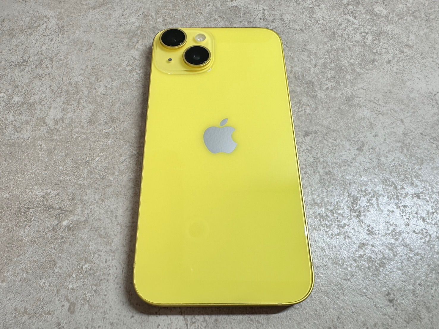 iPhone14 256GB MR3R3J A バッテリー83 SIMロックなし スマホ スマートフォン アイフォン