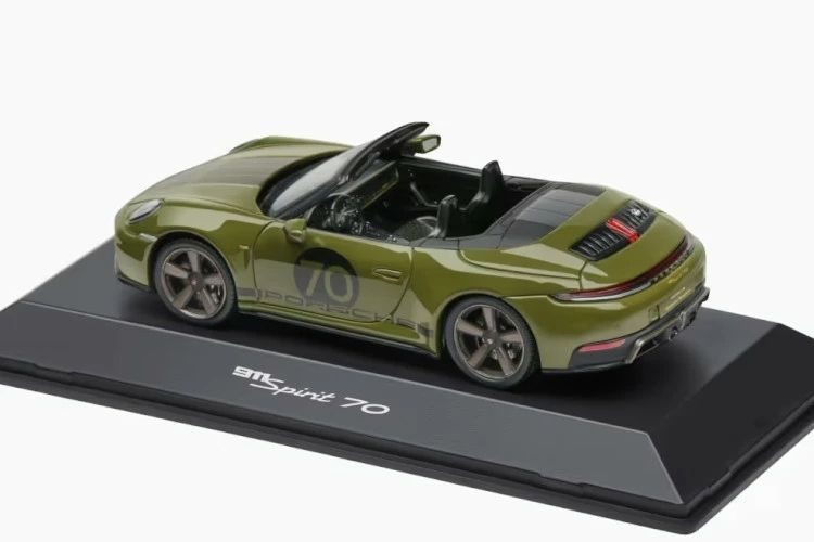 ポルシェ特注 スパーク 1 43 ポルシェ 911 992 2 スピリット70 2025 オリーブネオ Spark Porsche Spirit 70 olive neo