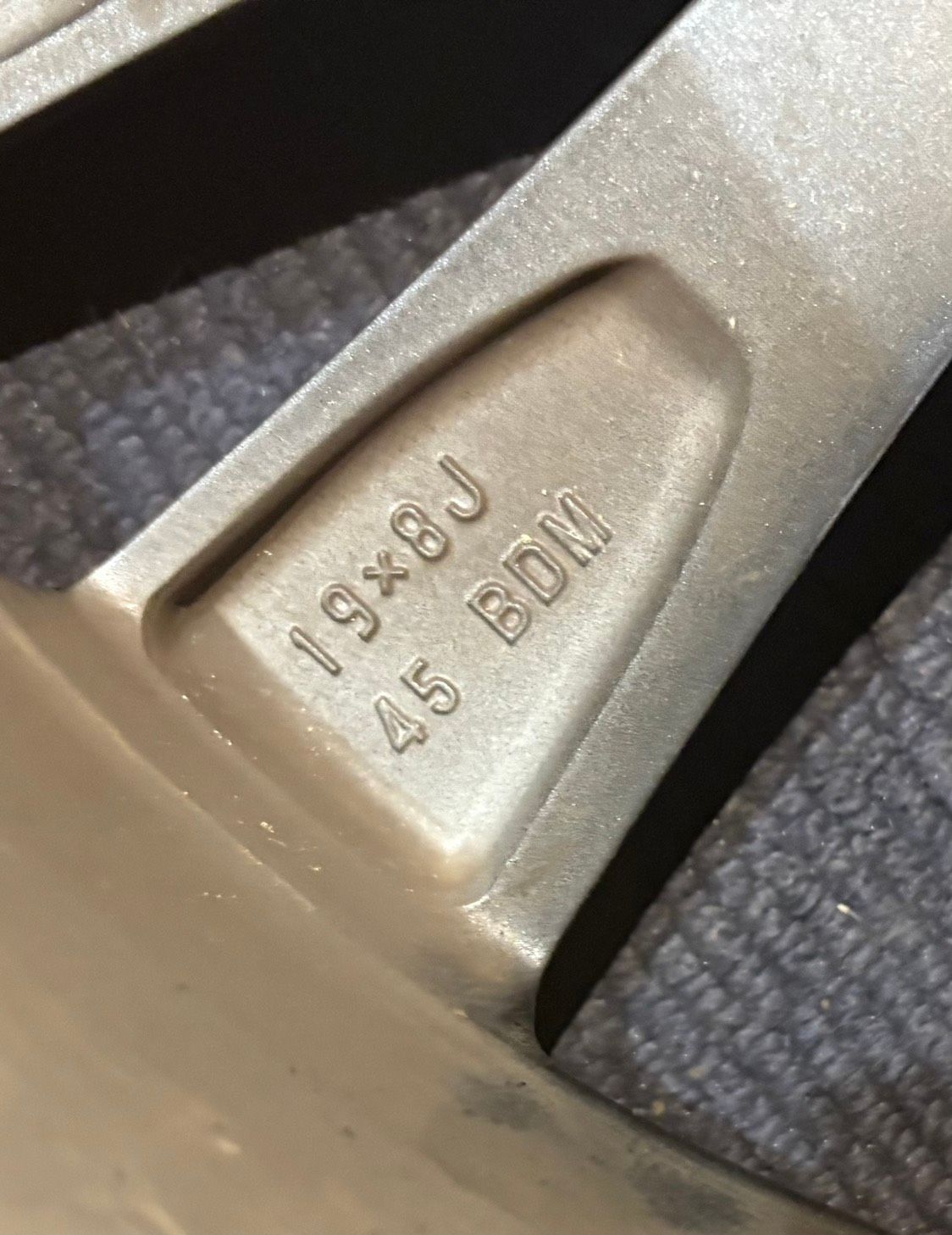  LEXUS ES Fスポーツ 19インチ ホイール1本 8 J 45 PCD 114 3 ハブ径約60 No 739 19インチ ホイール