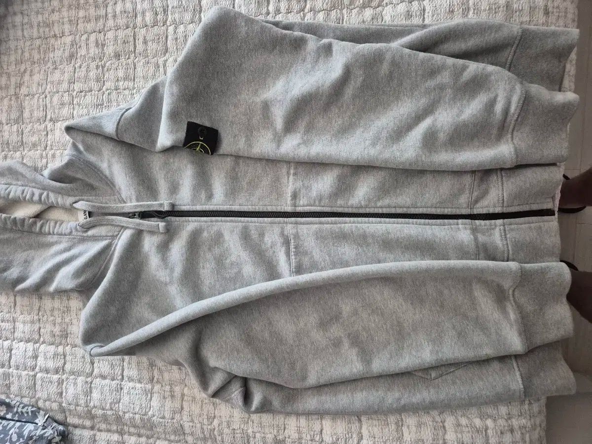 ストーン フード ジップアップ xl