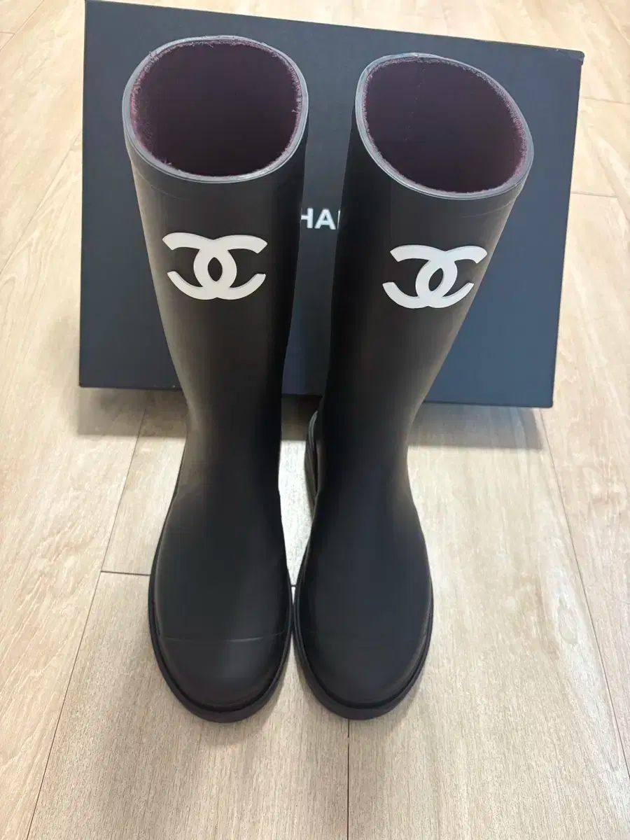 シャネル ブラック レインブーツ 長靴 37 240 - メルカリ
