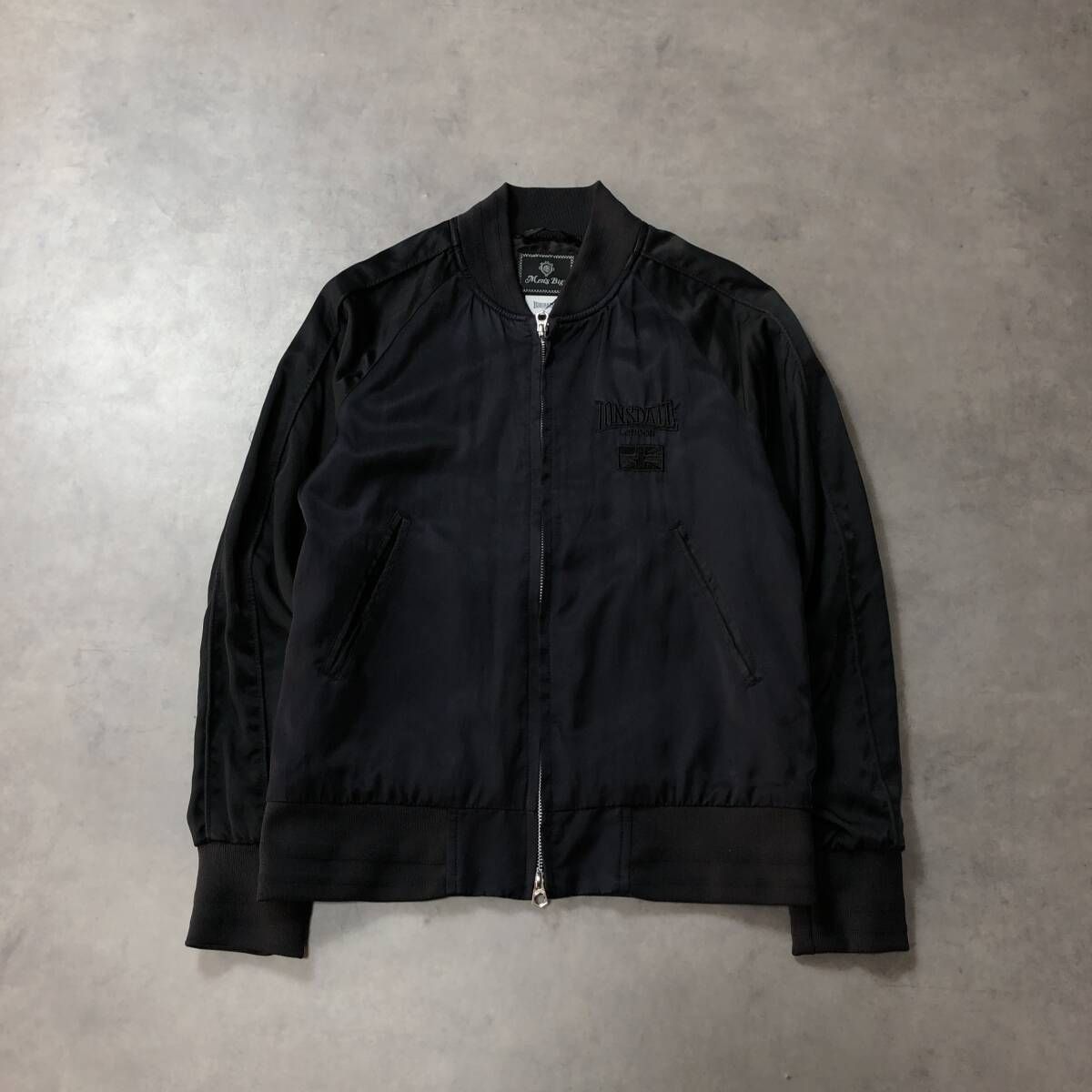 サテンスカジャン