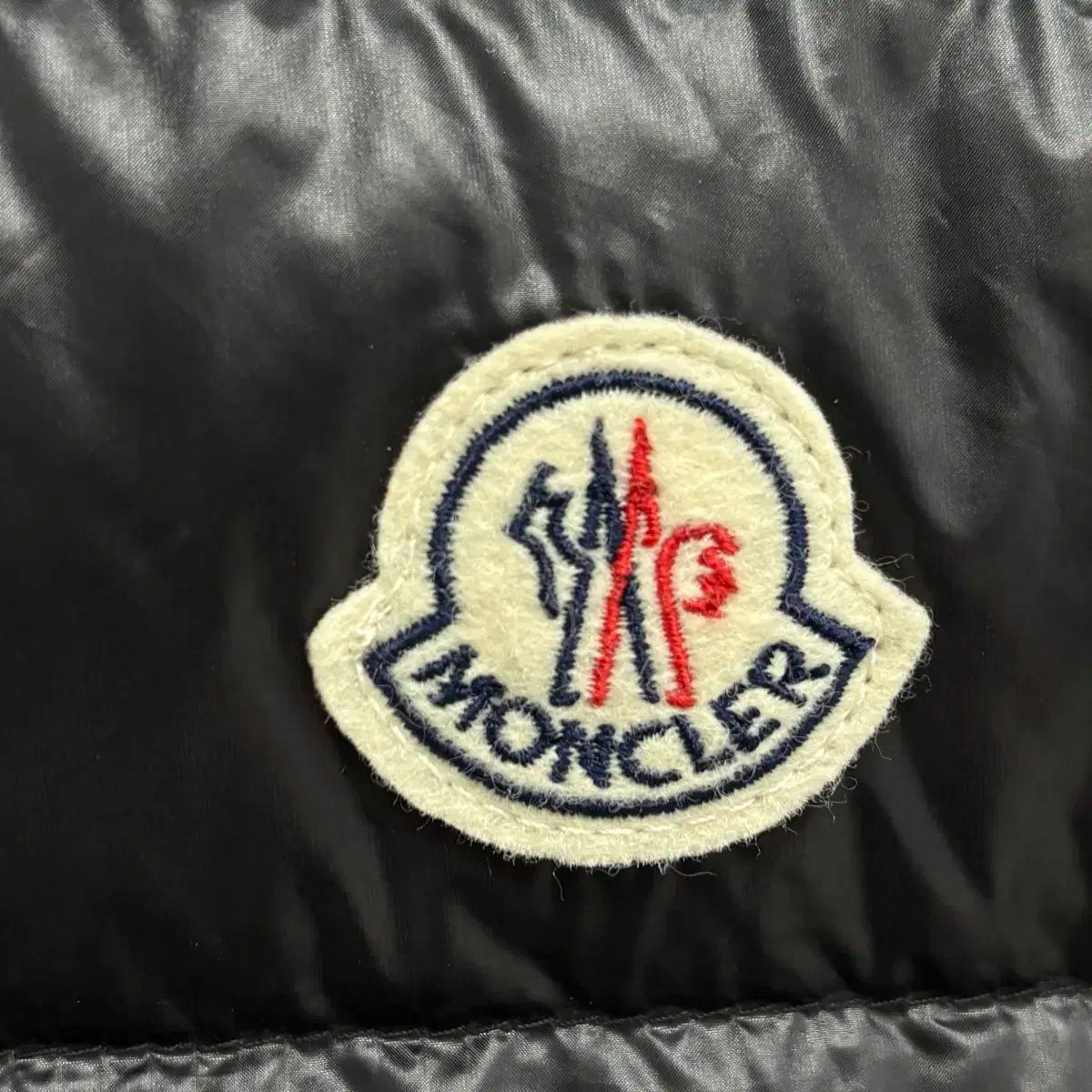 0 モンクレール GU ダウンベスト