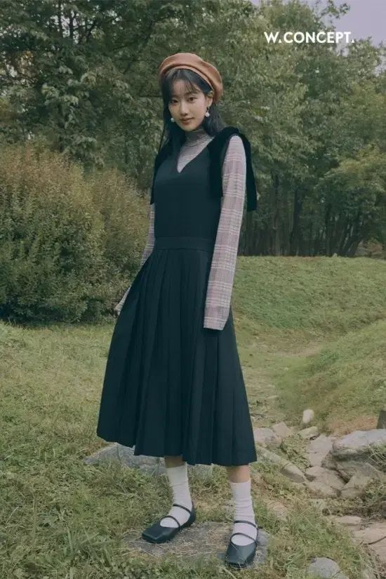 イ ナウン着用 ムーンリー ONE PIECE 価格30万円台