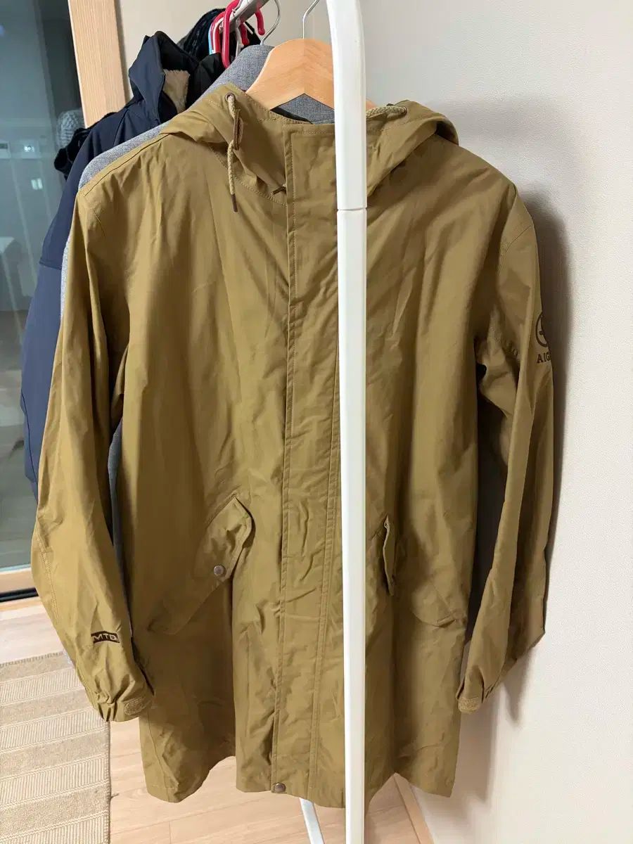 ヨーロッパ アウトドア ブランド Aigle フード マウンテンパーカー ジャケット L 100