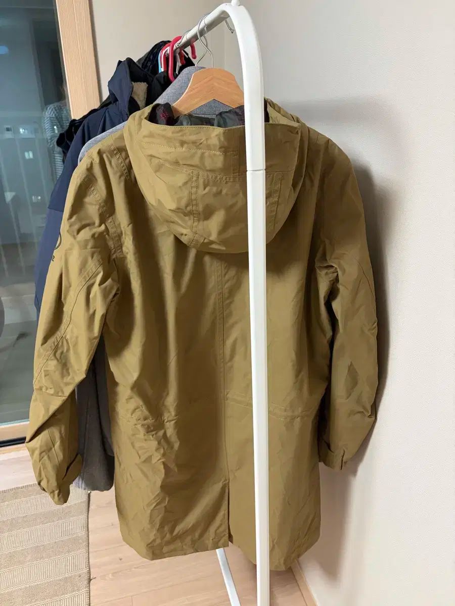 ヨーロッパ アウトドア ブランド Aigle フード マウンテンパーカー ジャケット L 100