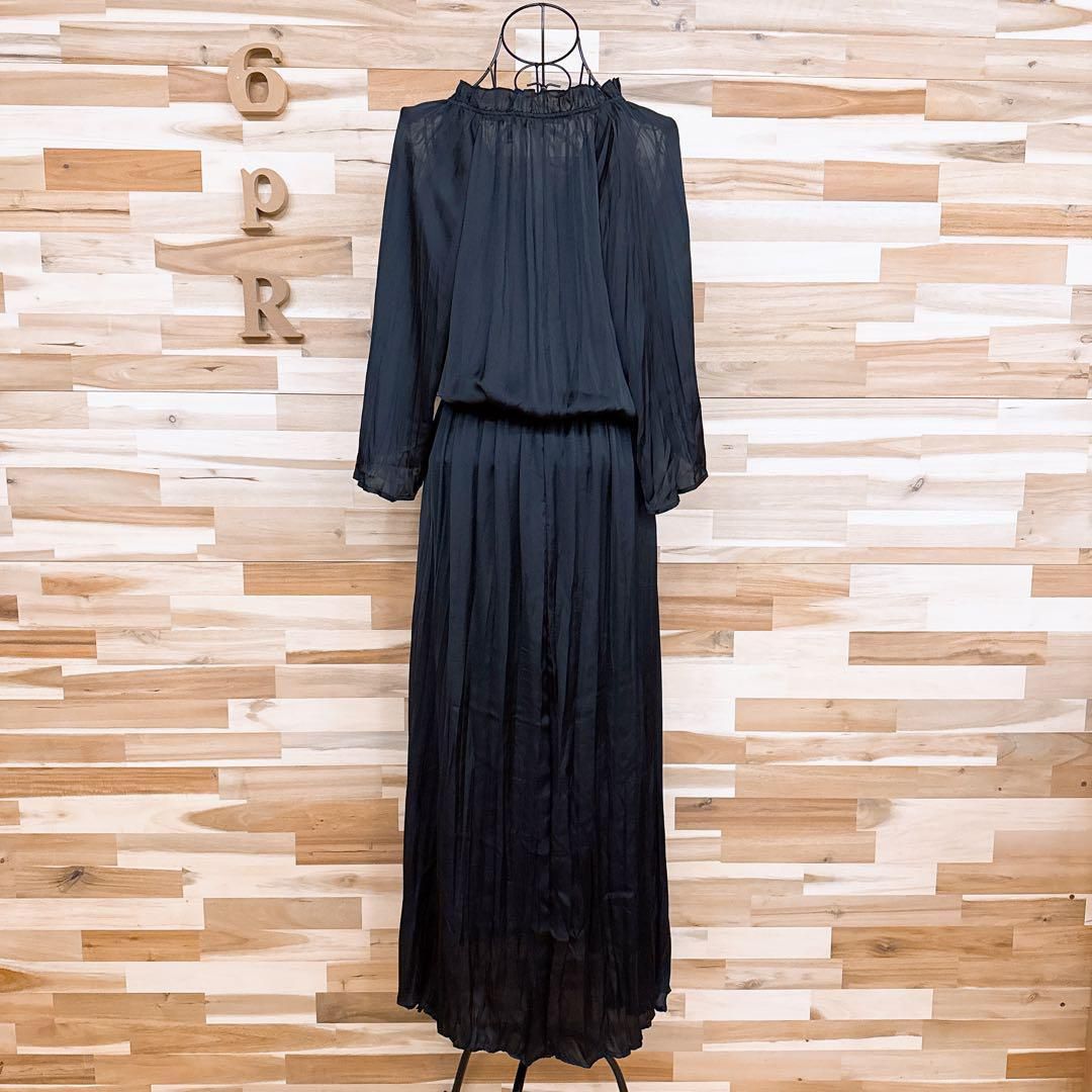 ザラ】オープンショルダー サテン ロング ワンピース プリーツ M 黒