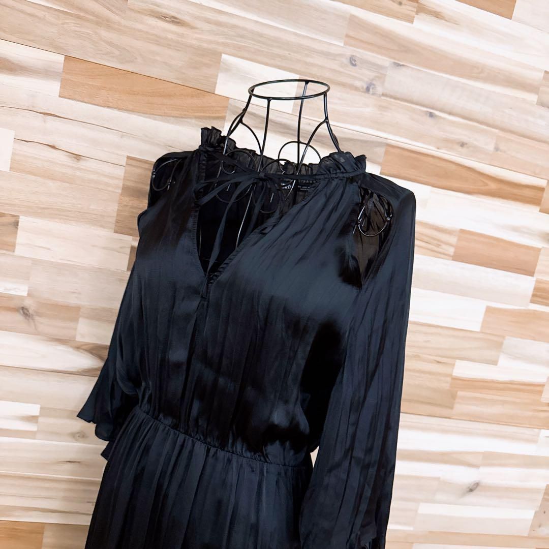 ザラ】オープンショルダー サテン ロング ワンピース プリーツ M 黒