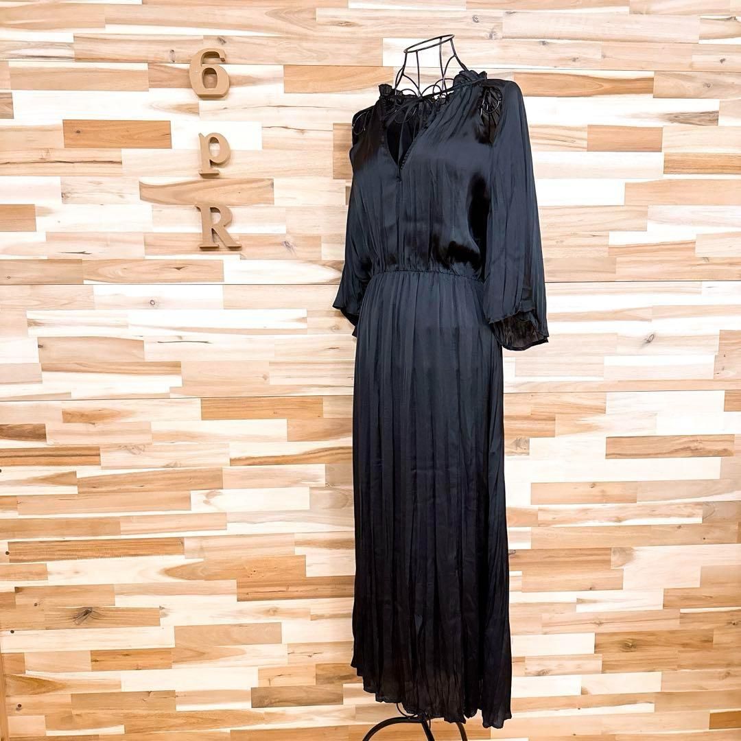 ザラ】オープンショルダー サテン ロング ワンピース プリーツ M 黒