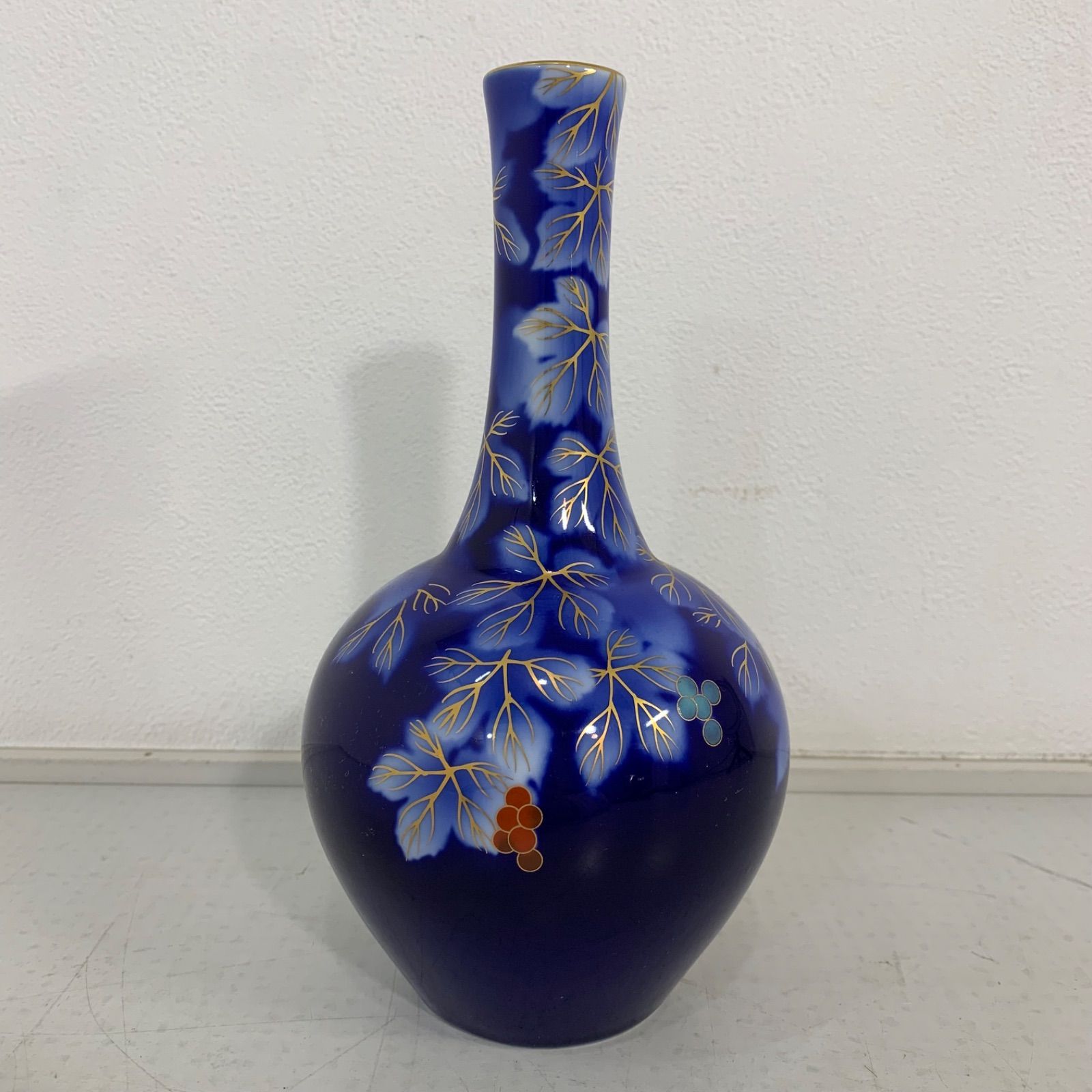 2002 深川製磁　葡萄瑠璃　花瓶　金彩 深川製磁 金彩瑠璃葡萄花瓶 一輪挿し - メルカリ