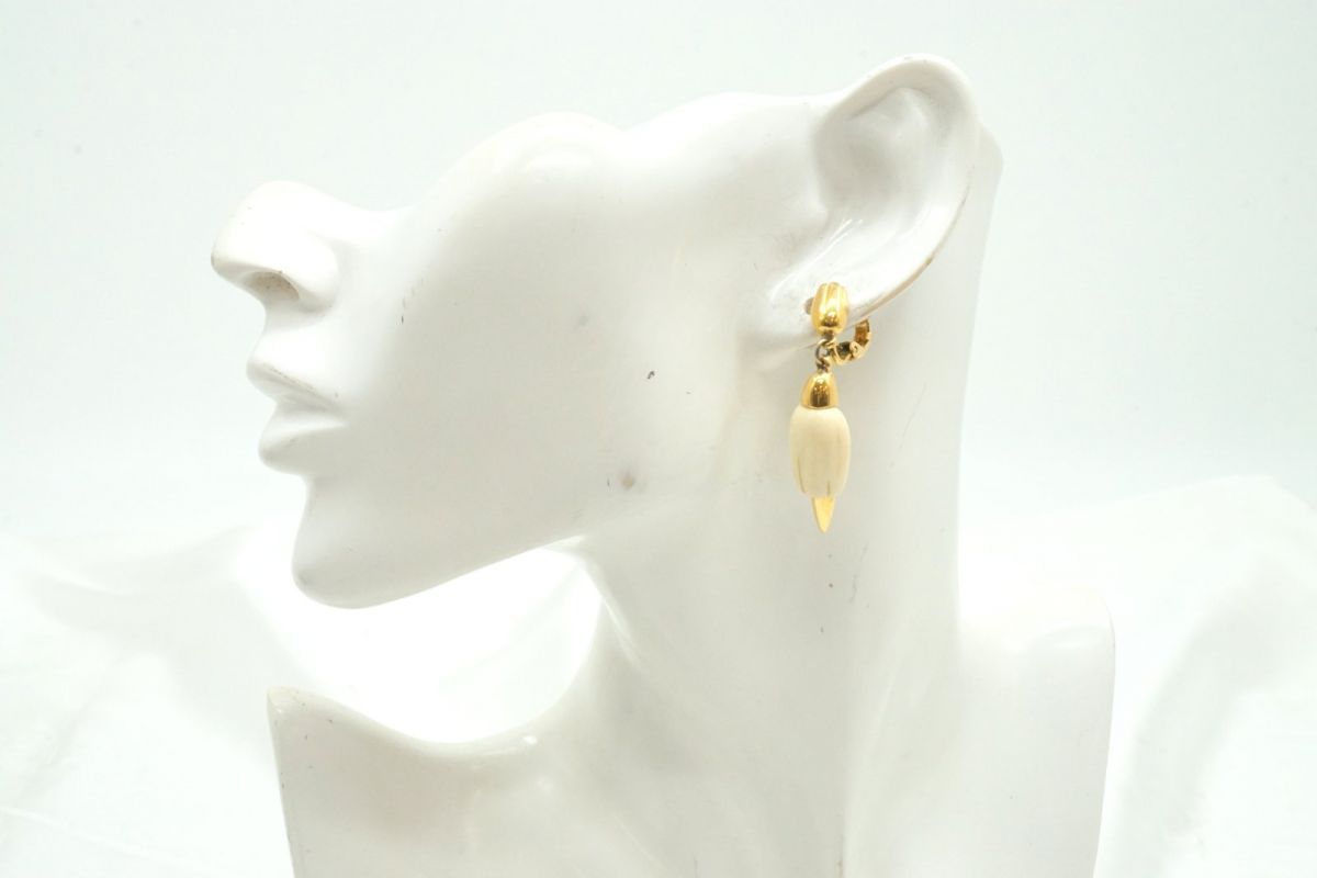 ジバンシィ ヴィンテージ スウィング イヤリング バイ 金 ゴールド 白 ホワイト 4440 j