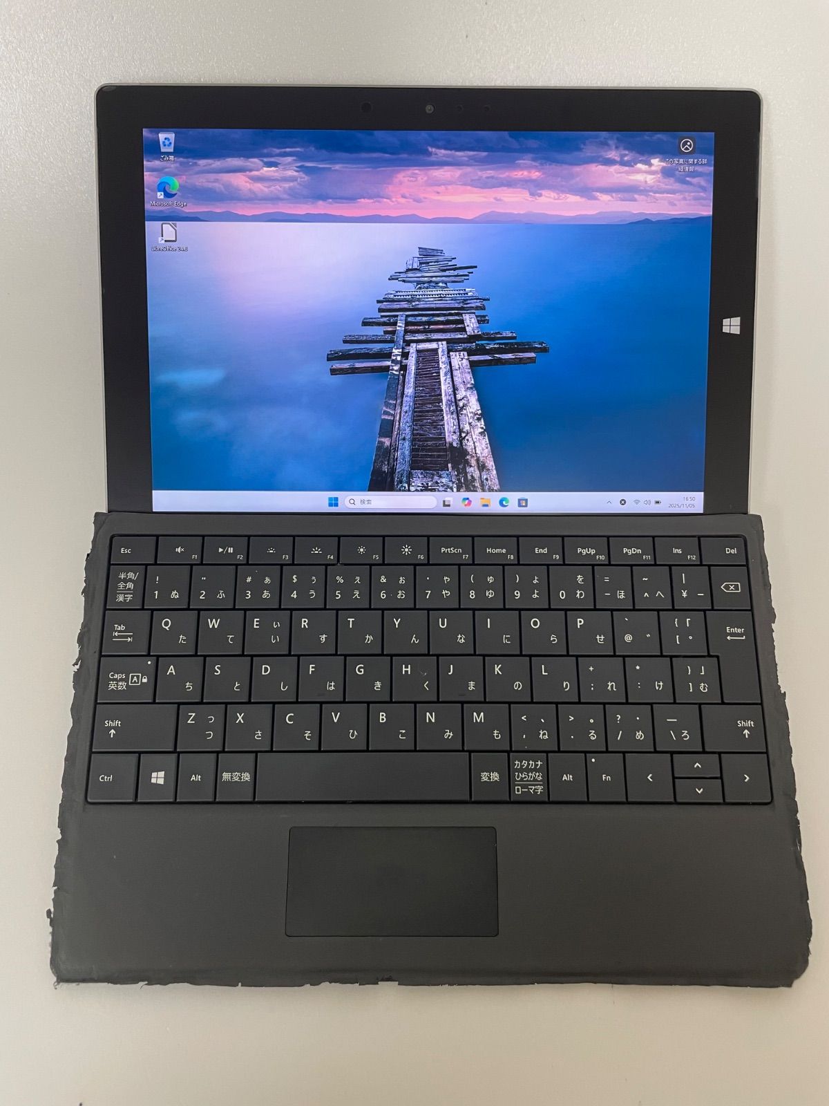 Surface3 Atom x7-Z8700 ( Windows11 / メモリー2GB / SSD64GB / Office互換アプリ )  RUHT-022870