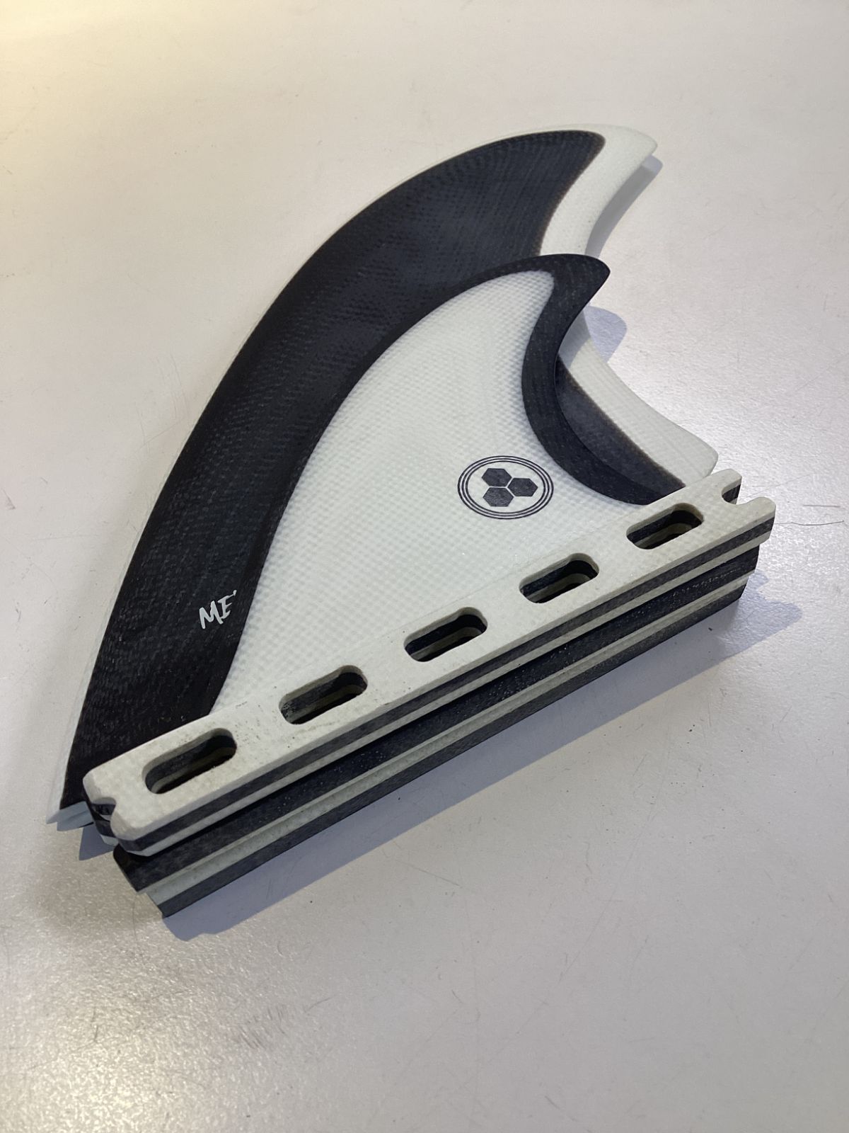 ＜新品・送料込み＞ futures アルメリック ガダスカス２＋１フィン G SKATE Future/GUDAUSKAS 2+1 ガダスカスフィン ガダスカスフィン