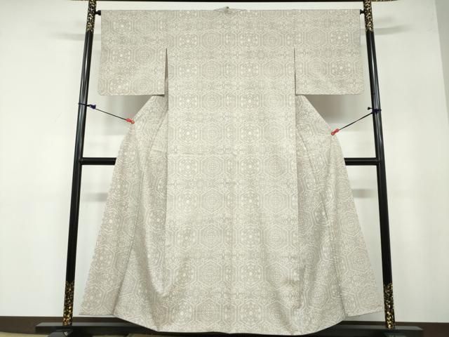 平和屋着物 本場大島紬 白大島 7マルキ 亀甲草花文 正絹 ud