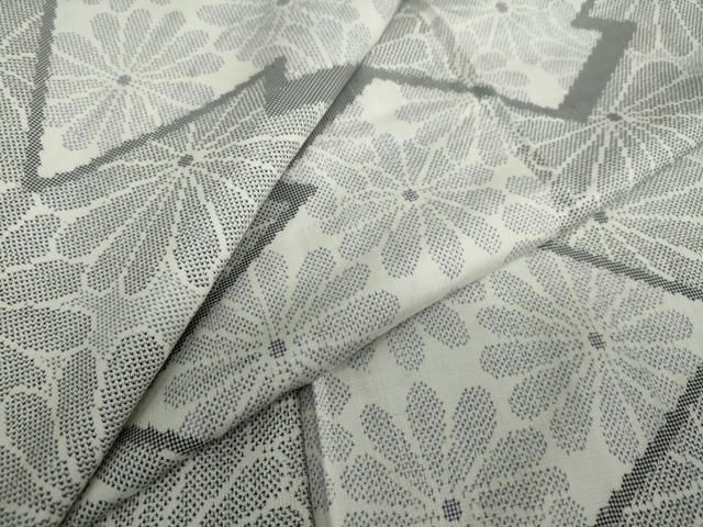 平和屋着物 本場大島紬 白大島 7マルキ 松皮菱花尽くし文 正絹 ud