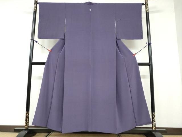 平和屋着物 上質な色無地 紋意匠 深紫色 伊と幸 反端付き 正絹 ud