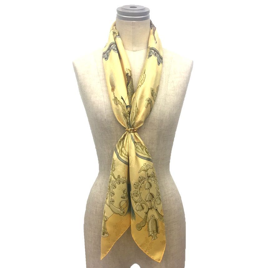 HERMES エルメス スカーフ カレ90 Plumes et Grelots 羽飾りと鈴 イエロー aq 11587