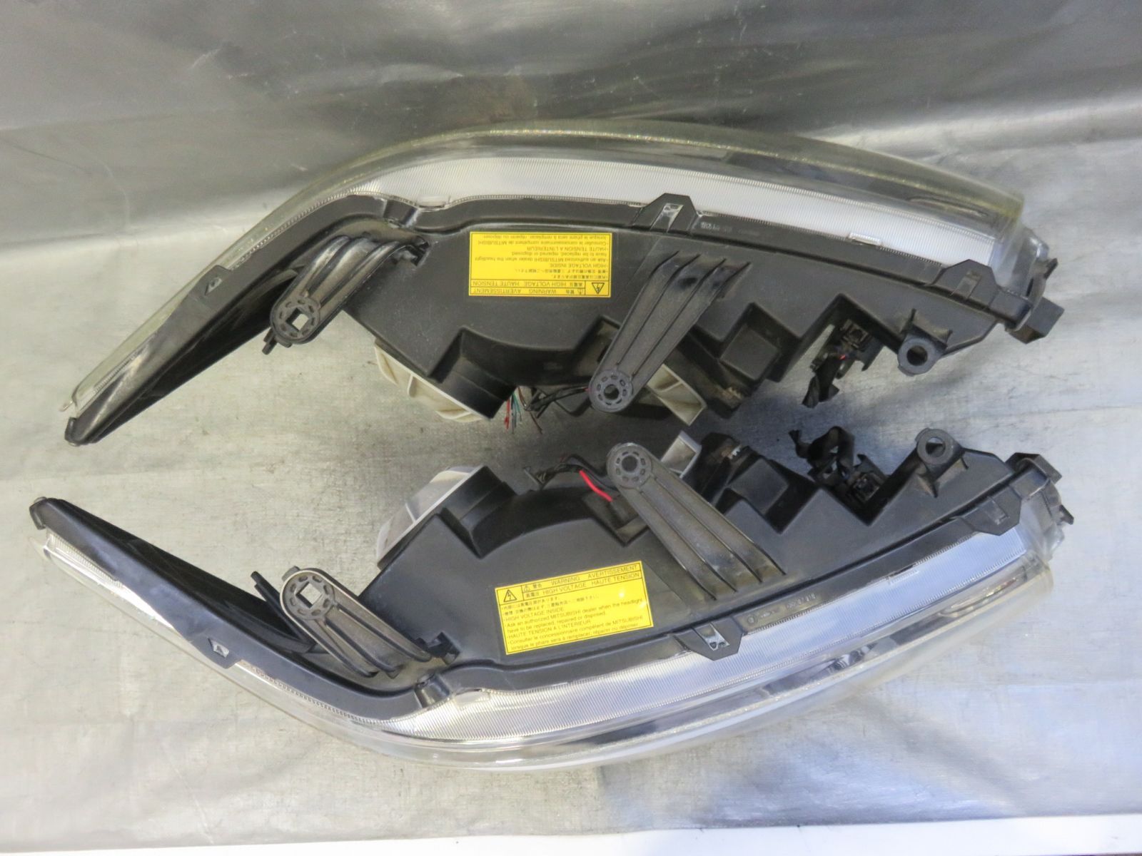 車 ☆STD7908/点灯OK 三菱 デリカ D:5 CV5W CV2W CV4W 純正 HID ヘッド