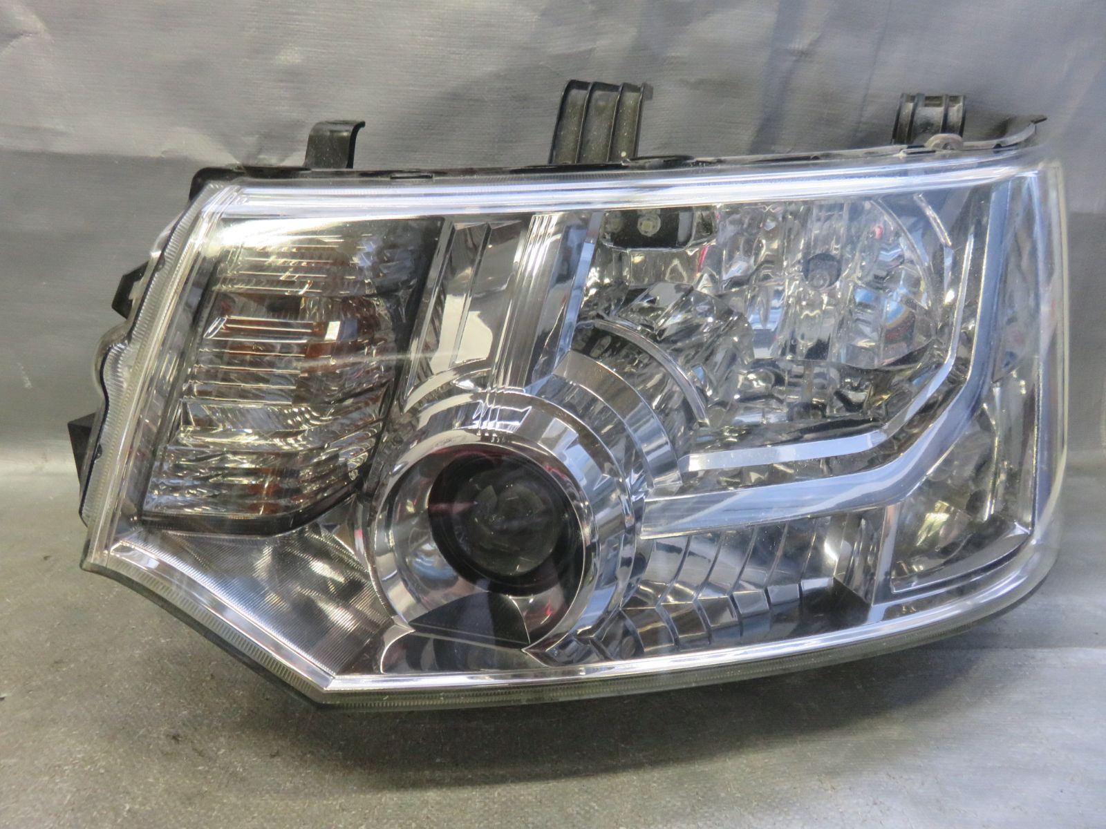 車 ☆STD7908/点灯OK 三菱 デリカ D:5 CV5W CV2W CV4W 純正 HID ヘッド