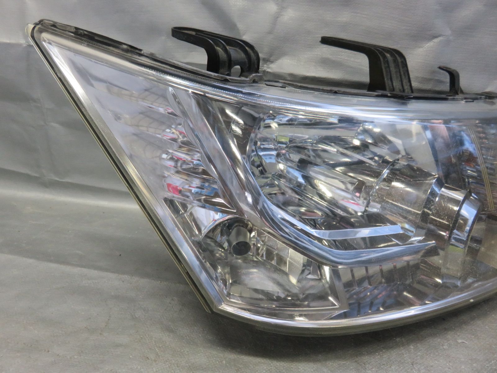 車 ☆STD7908/点灯OK 三菱 デリカ D:5 CV5W CV2W CV4W 純正 HID ヘッド
