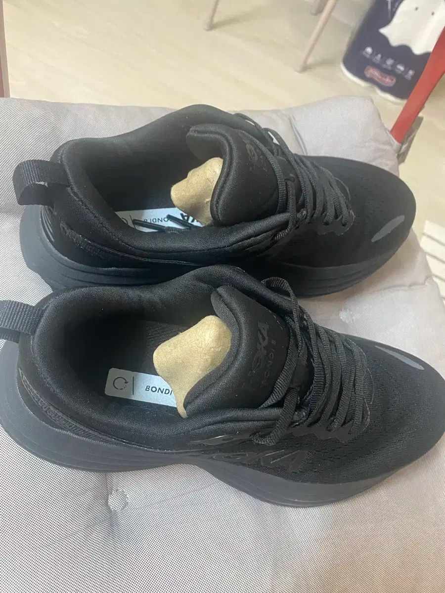 ホカ オネオネ ボンダイ8 レギュラー 235