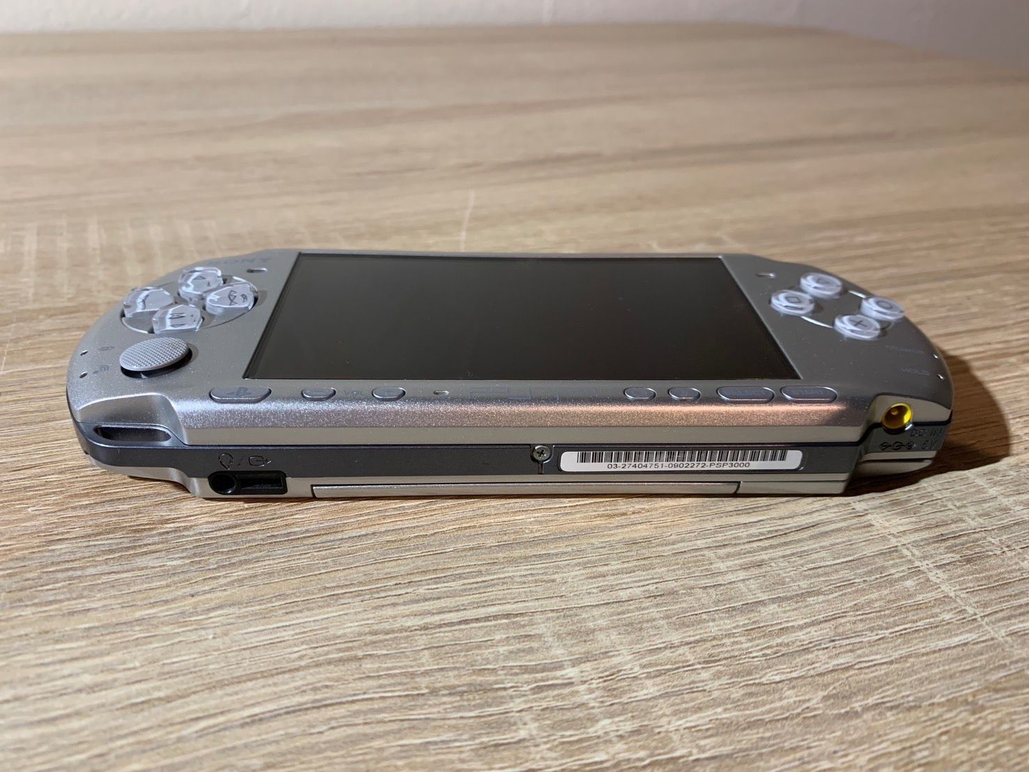 6560 PSP 3000 ミスティック・シルバー ジャンク品 - メルカリ