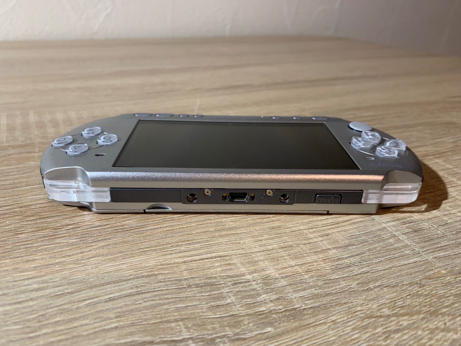 6560 PSP 3000 ミスティック・シルバー ジャンク品 - メルカリ