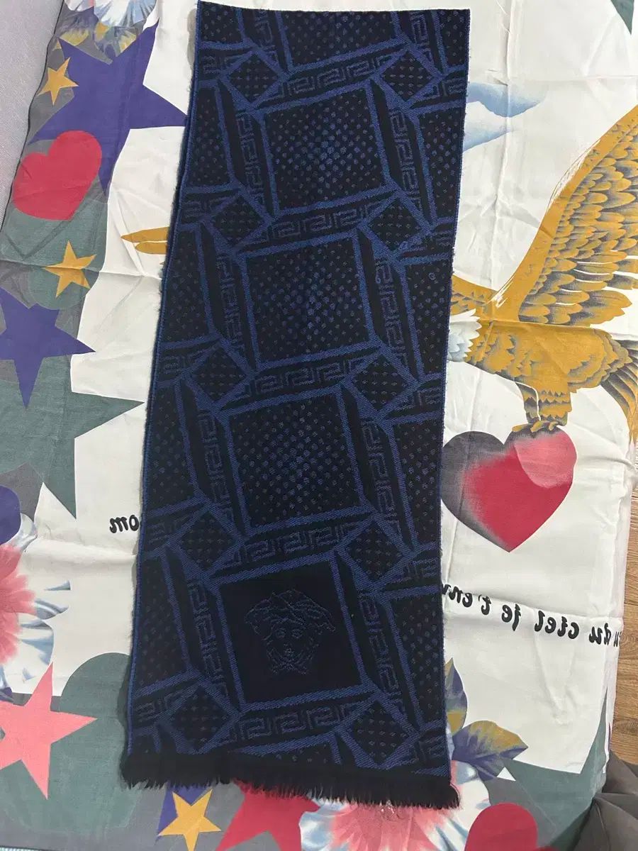 ヴェルサーチェ ウール マフラー ブラック ブルー