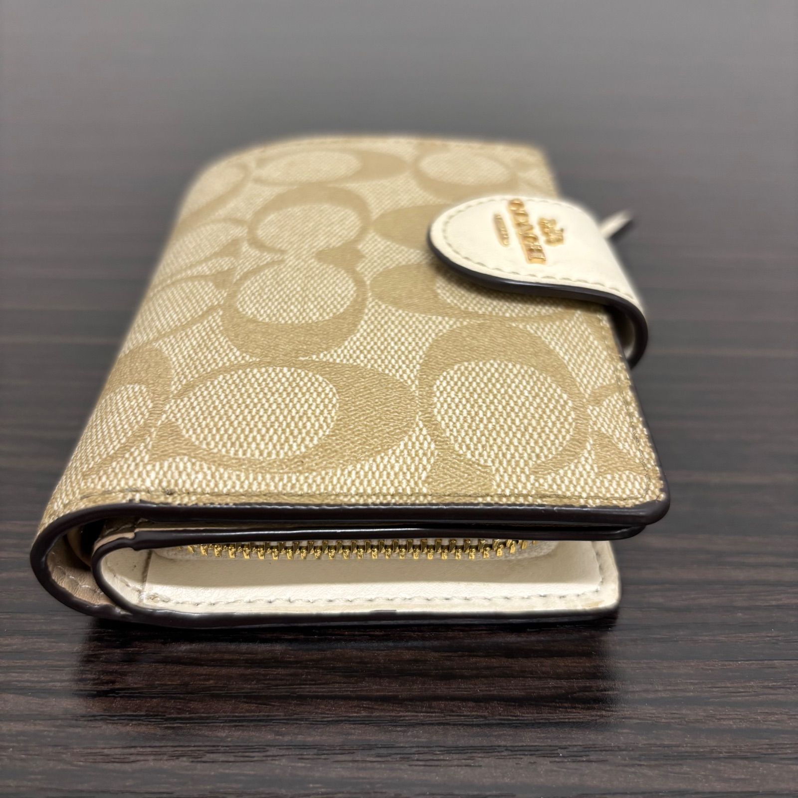 ライトベージュ レディース