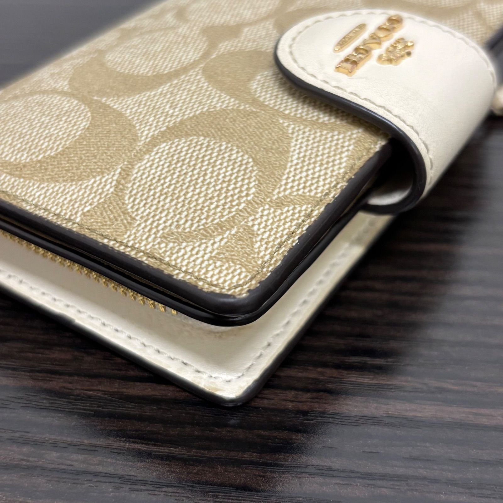 2つ折り財布 小銭入れ