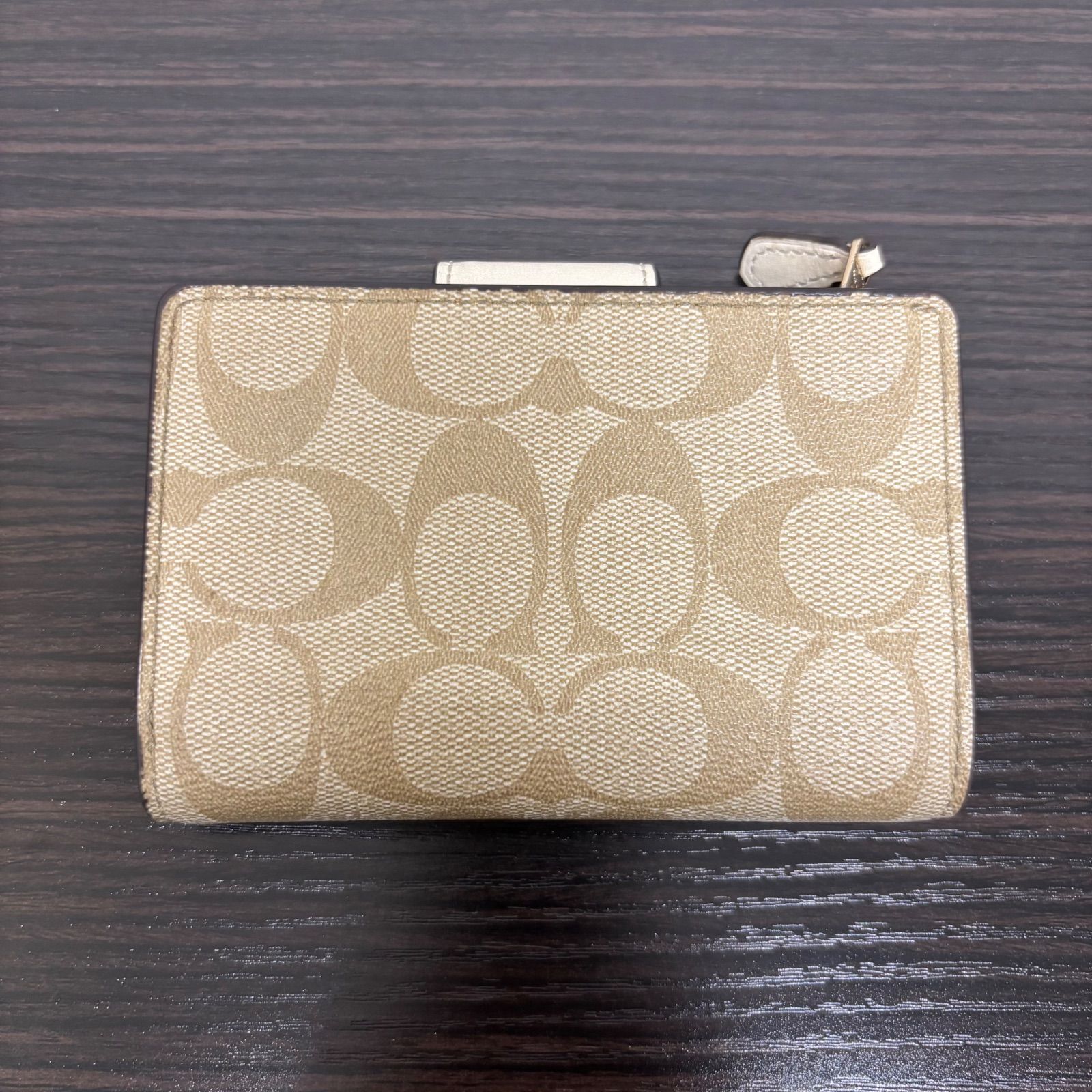 ▪️COACH コーチ シグネチャー ミディアムコーナージップウォレット 2つ折り財布 小銭入れ ライトベージュ レディース
