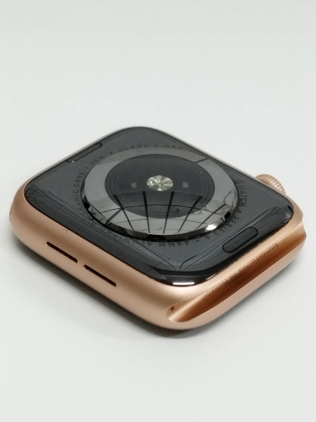 Apple Watch Series 4/GPS/44mm/A1978/ゴールド〈MU6G2J/A〉 【公式通販】