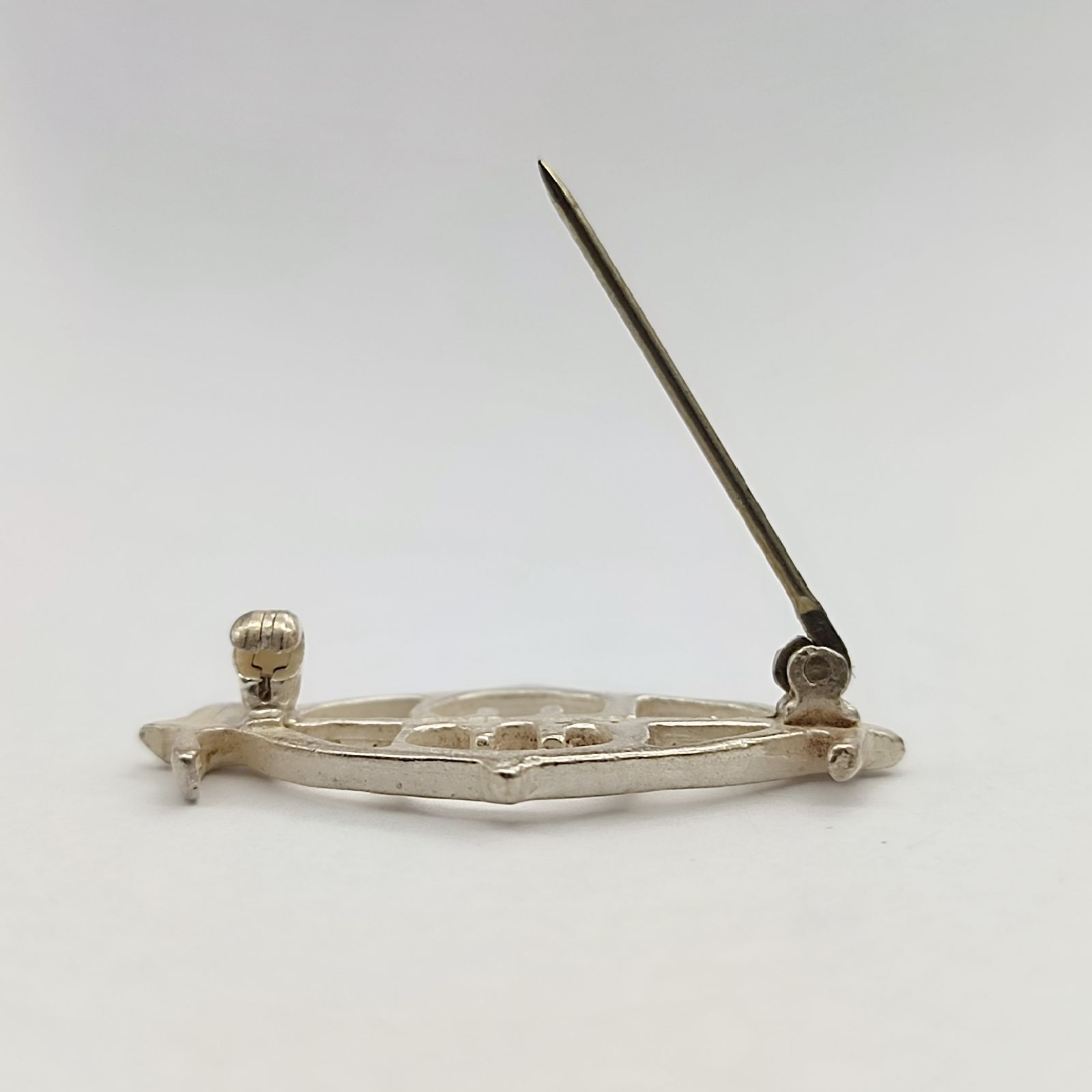 美品】シルバーデザインピンブローチ SILVER シルバー925 4.9g - メルカリ