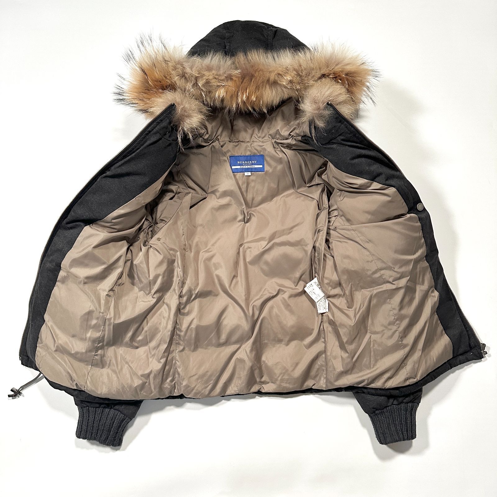 ✨美品✨ バーバリーブルーレーベル ダウン タヌキ ファー ロゴ ポケット 38 人気✨バーバリーブルーレーベル ダウンジャケット キャメル タヌキ