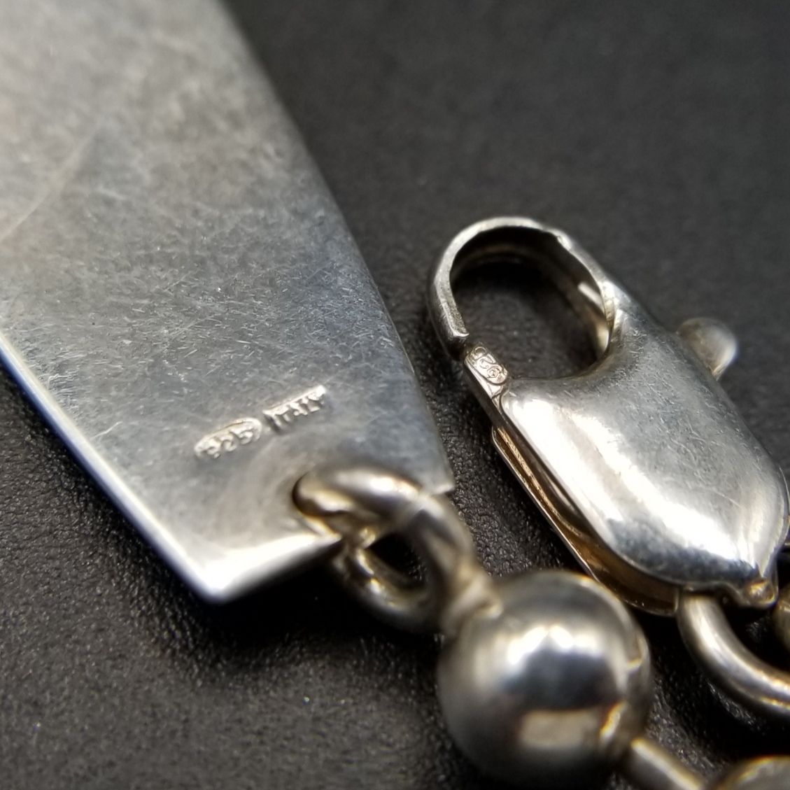 イタリア ヴィンテージ メディカルアラート IDタグ ブレスレット ボールチェーン 銀 スタイリッシュ 赤いエナメル Medical Alert Y 24 J 吸湿性 タイトシルエット