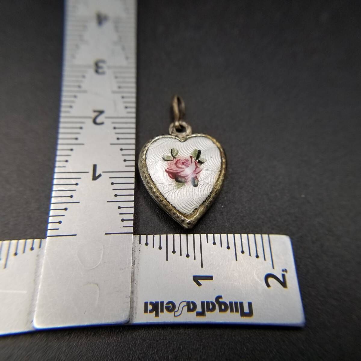 WWII期 ヴィンテージ スウィートハートジュエリー 薔薇のペイント